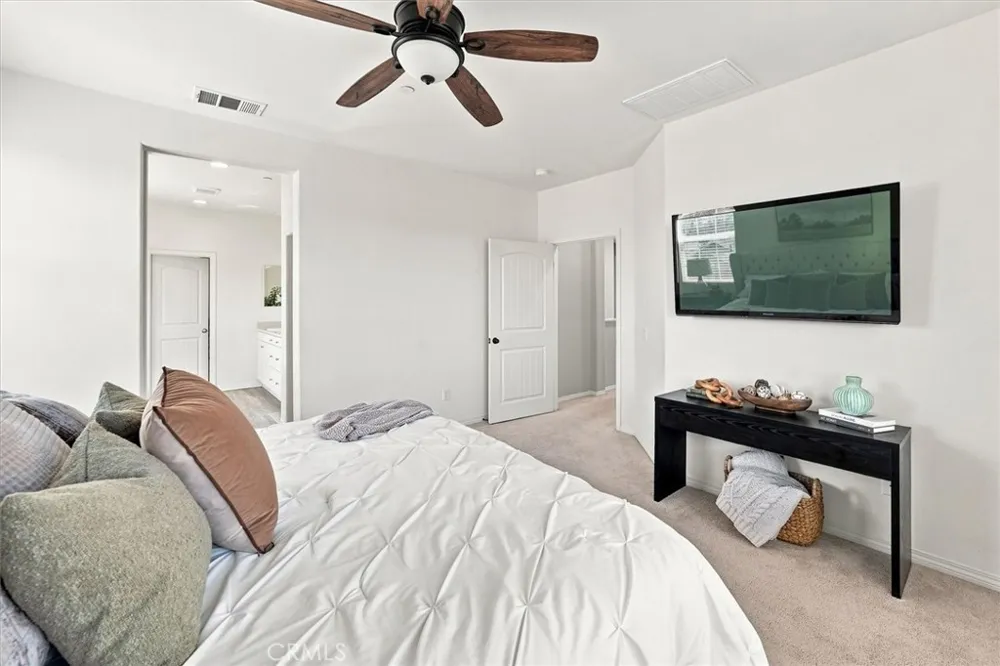 22038 Windham Way Saugus, CA 91350