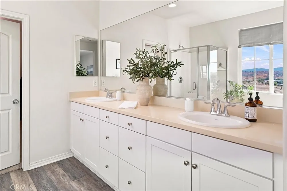 22038 Windham Way Saugus, CA 91350