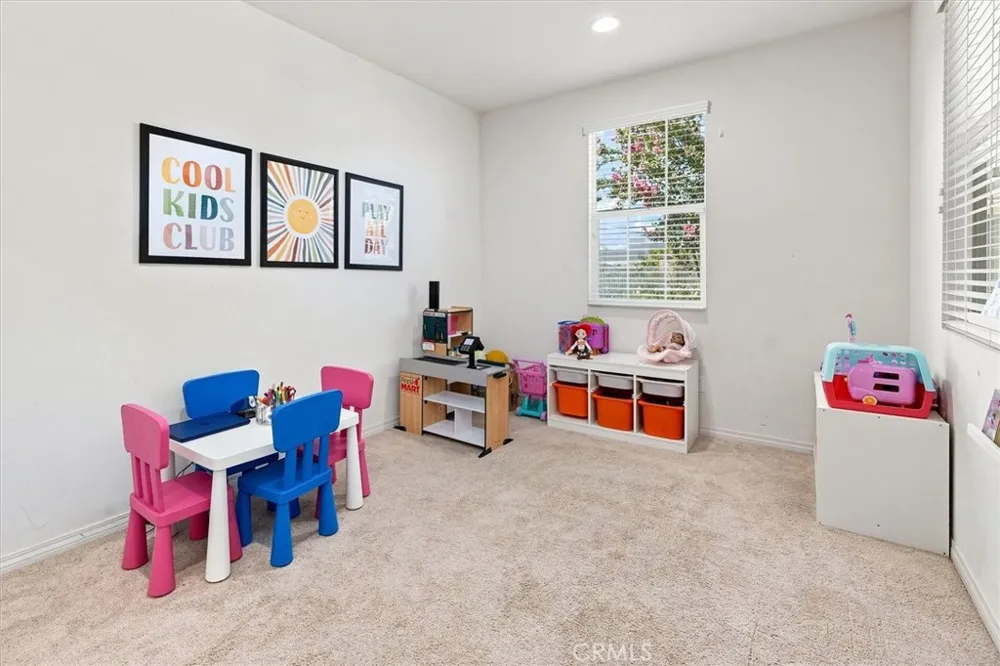 22038 Windham Way Saugus, CA 91350