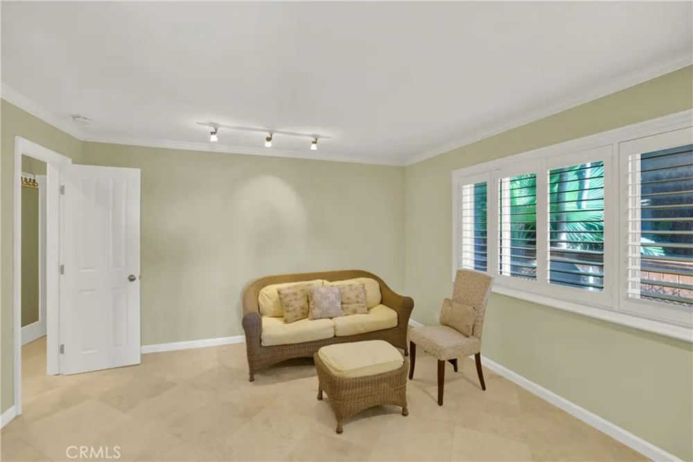 31561 Table Rock Drive #213 Laguna Beach, CA 92651