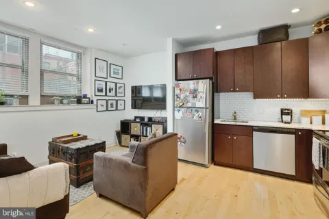 427 MONROE STREET #UNIT 104