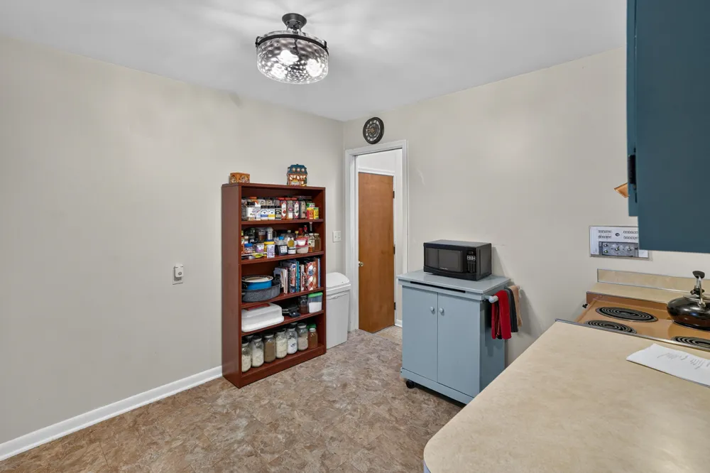 2410 Rossiter Place Lansing, MI 48911