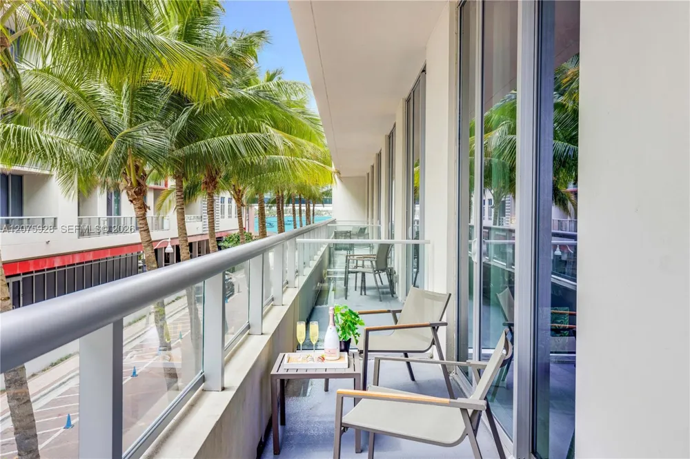 777 Ocean Dr #N214 Hollywood, FL 33019