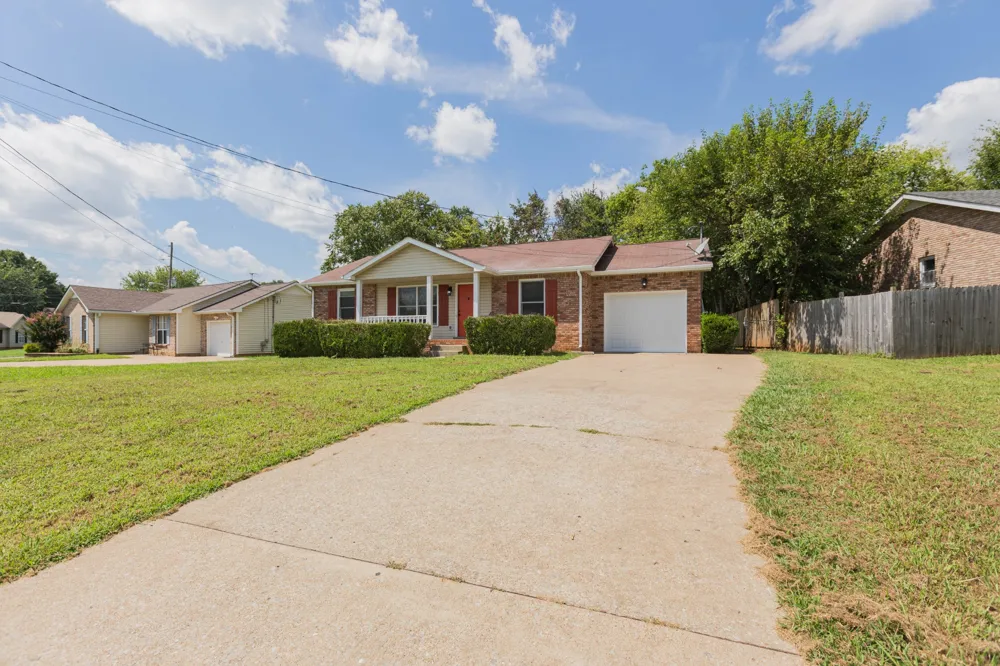 3820 Marla Cir Clarksville, TN 37042
