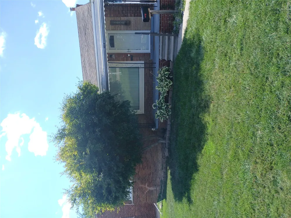 15070 Drake Street Southgate City, MI 48195
