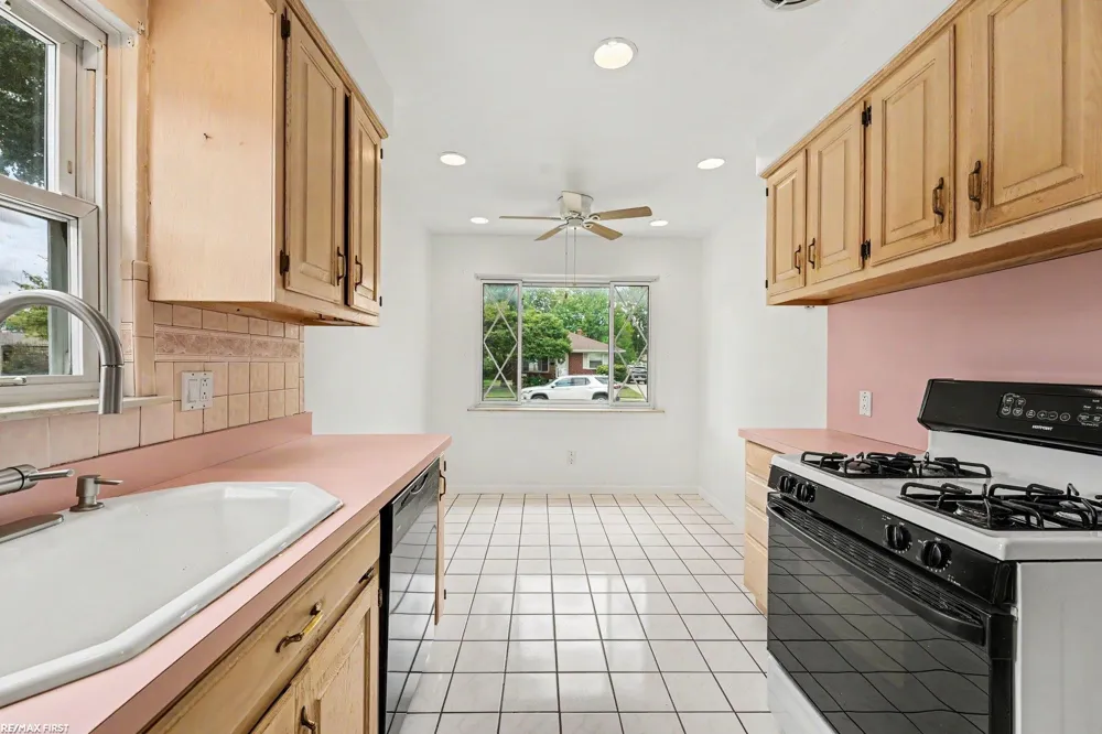 26740 Barbara Street Roseville City, MI 48066