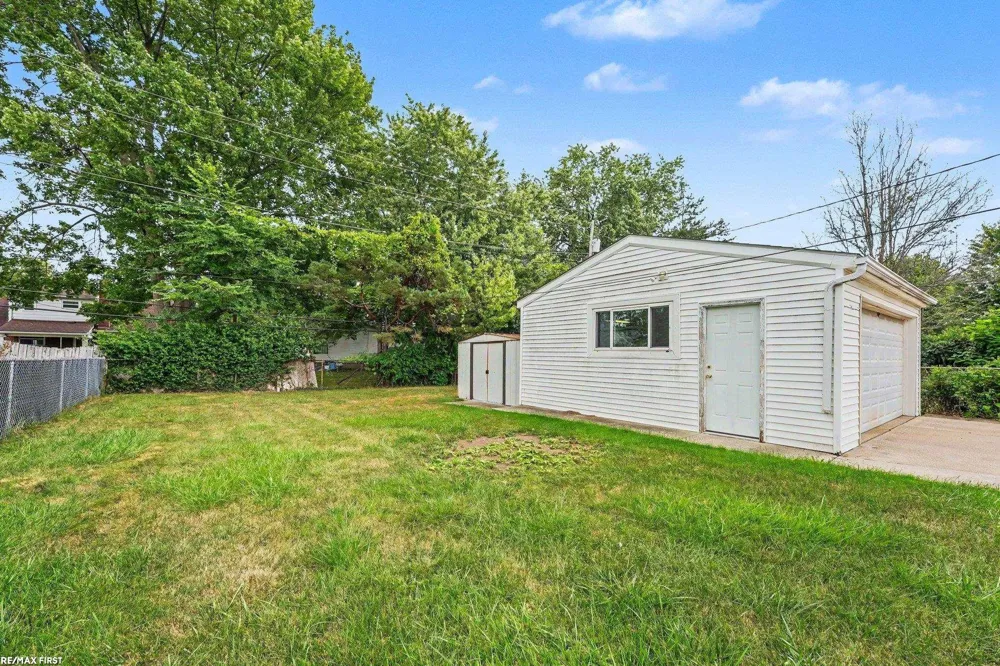 26740 Barbara Street Roseville City, MI 48066
