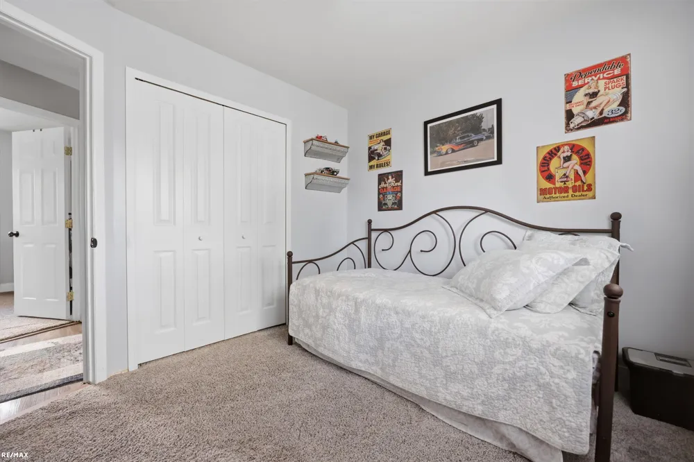 18016 Fairwood Drive Clinton Charter Township, MI 48035