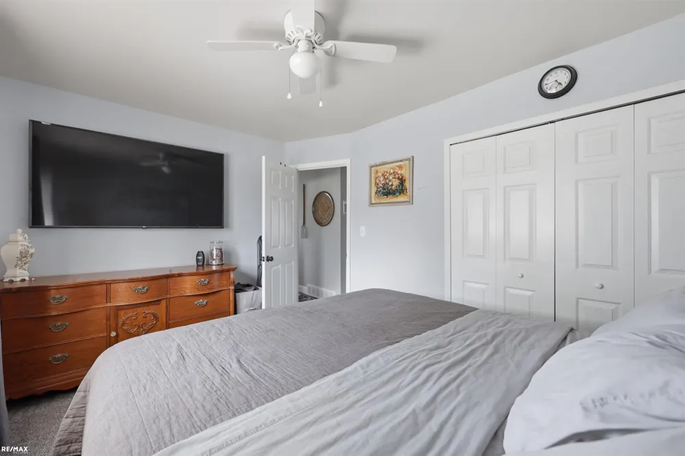 18016 Fairwood Drive Clinton Charter Township, MI 48035