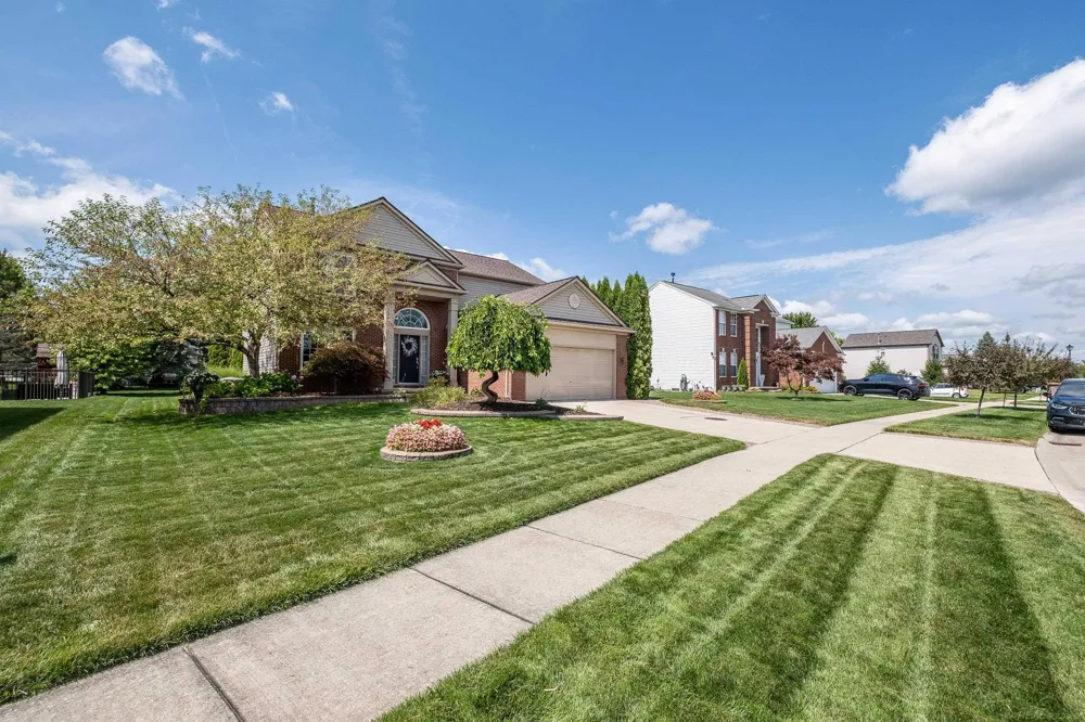 56277 Oasis Drive Macomb Township, MI 48042
