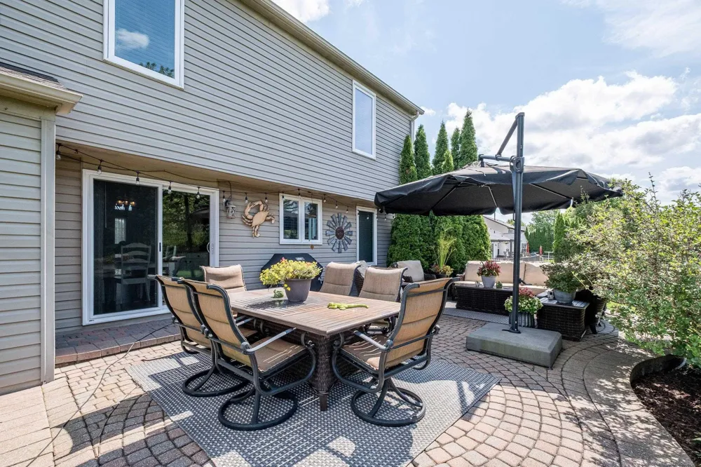 56277 Oasis Drive Macomb Township, MI 48042