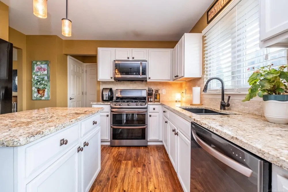56277 Oasis Drive Macomb Township, MI 48042