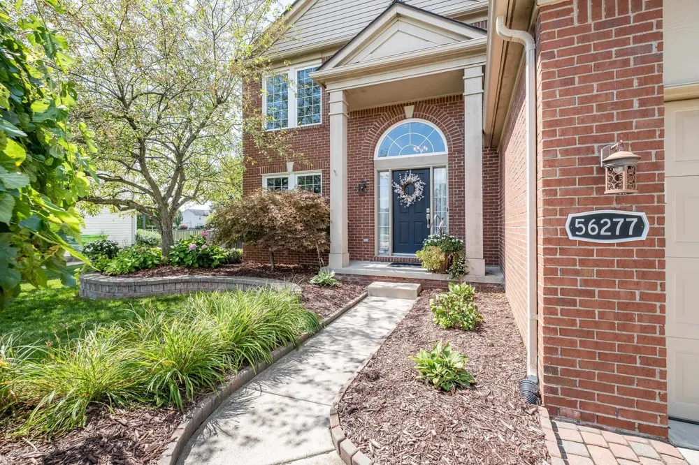 56277 Oasis Drive Macomb Township, MI 48042