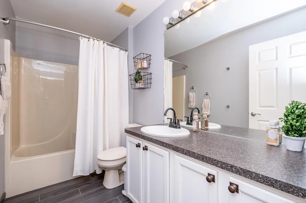 56277 Oasis Drive Macomb Township, MI 48042