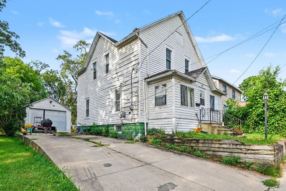 148 E Emerson Street Kalamazoo City, MI 49001