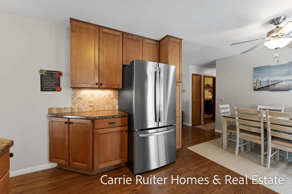 17232 W Spring Lake Road Ferrysburg City, MI 49456