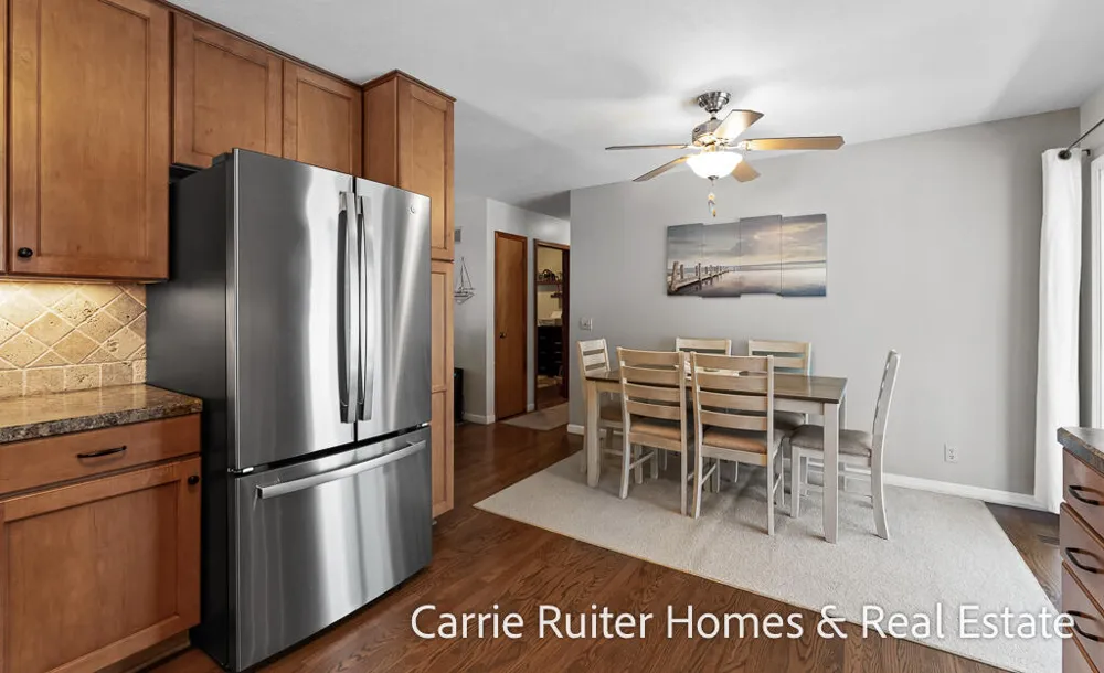 17232 W Spring Lake Road Ferrysburg City, MI 49456