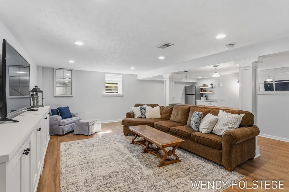 2066 Woodlark Drive Park Township, MI 49424