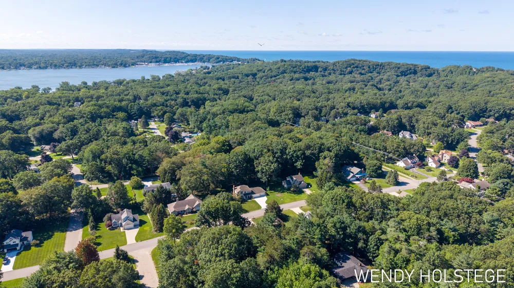 2066 Woodlark Drive Park Township, MI 49424