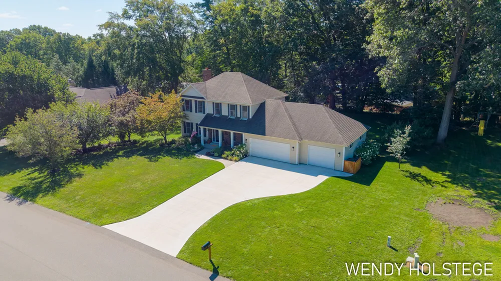 2066 Woodlark Drive Park Township, MI 49424
