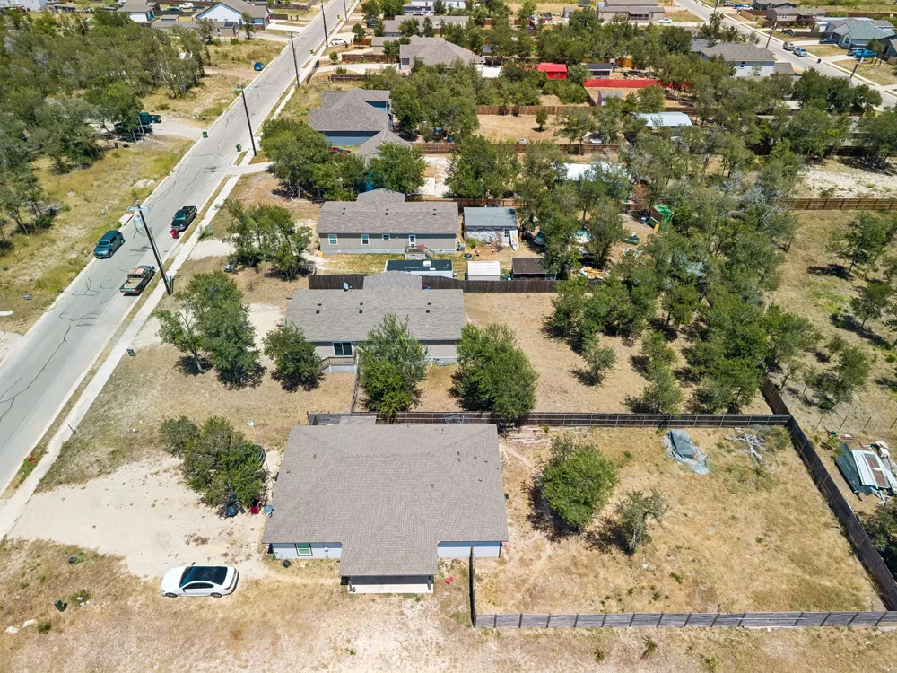 135 Plumeria Drive Dale, TX 78616