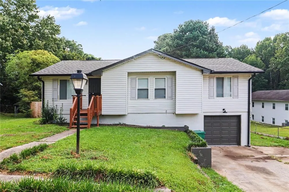 8908 Thomas Road Jonesboro, GA 30238