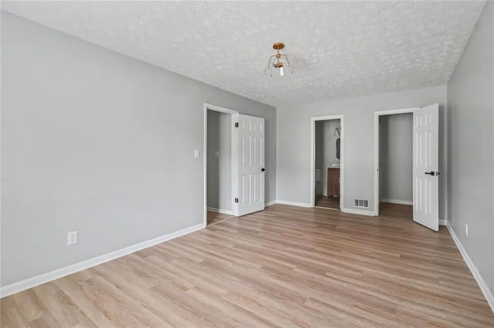 8908 Thomas Road Jonesboro, GA 30238