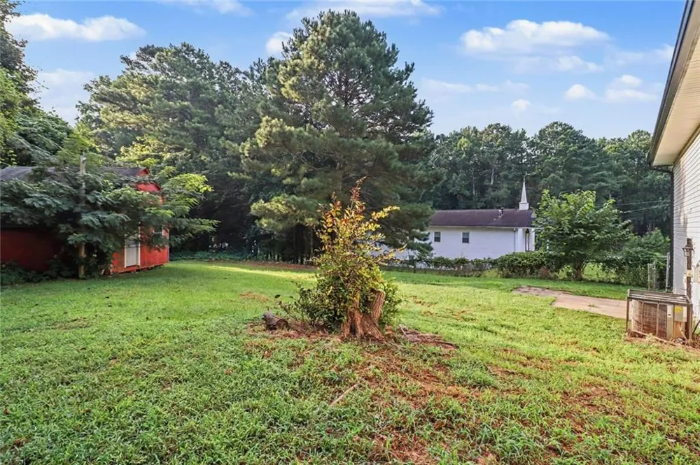 8908 Thomas Road Jonesboro, GA 30238