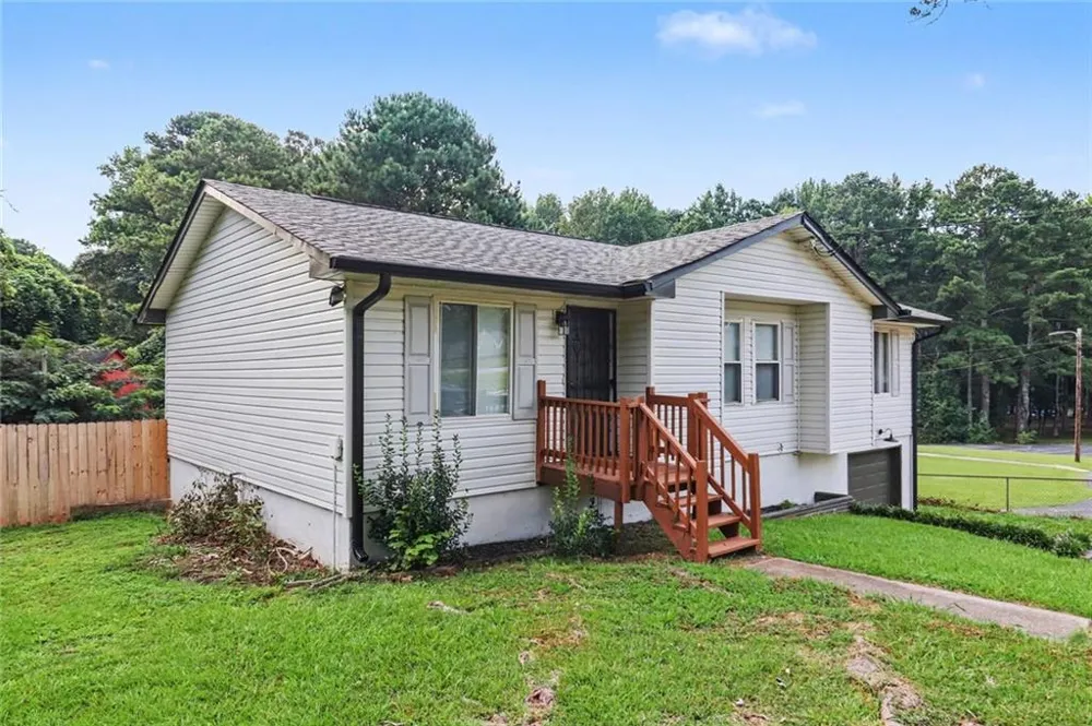 8908 Thomas Road Jonesboro, GA 30238
