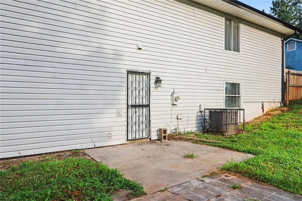 8908 Thomas Road Jonesboro, GA 30238