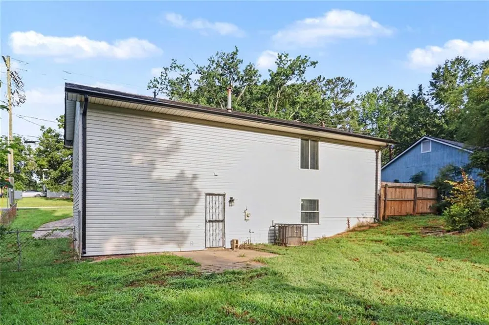 8908 Thomas Road Jonesboro, GA 30238