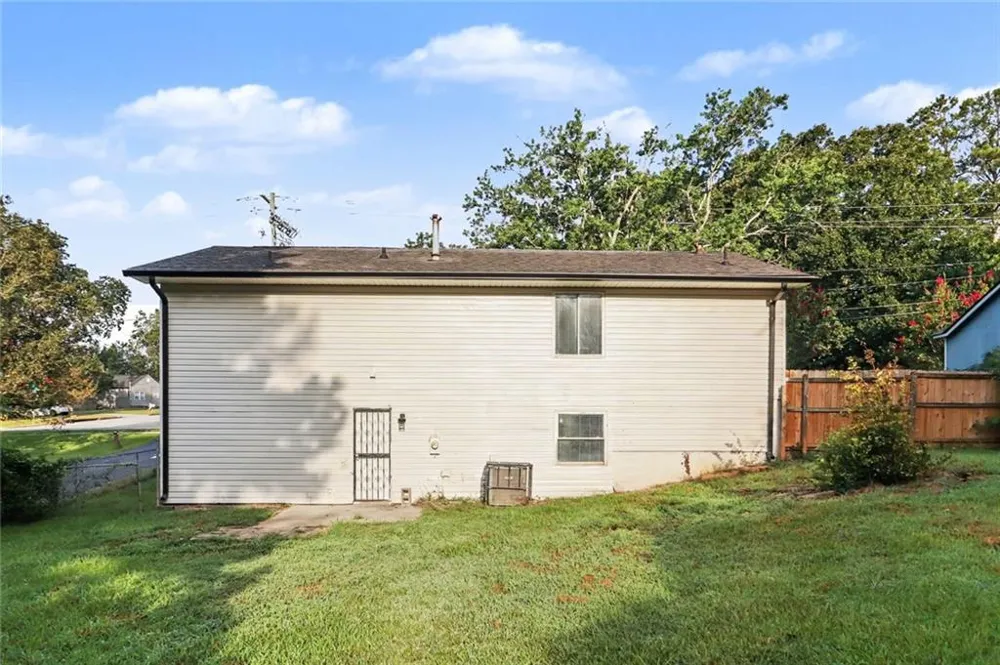 8908 Thomas Road Jonesboro, GA 30238