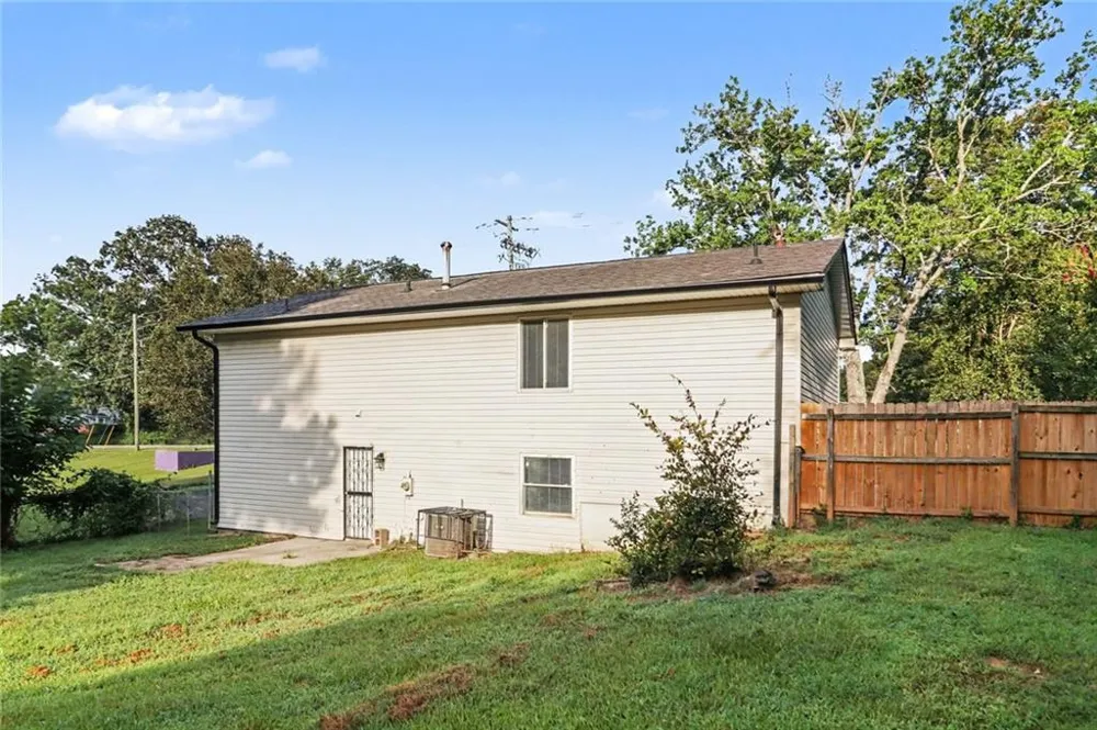 8908 Thomas Road Jonesboro, GA 30238