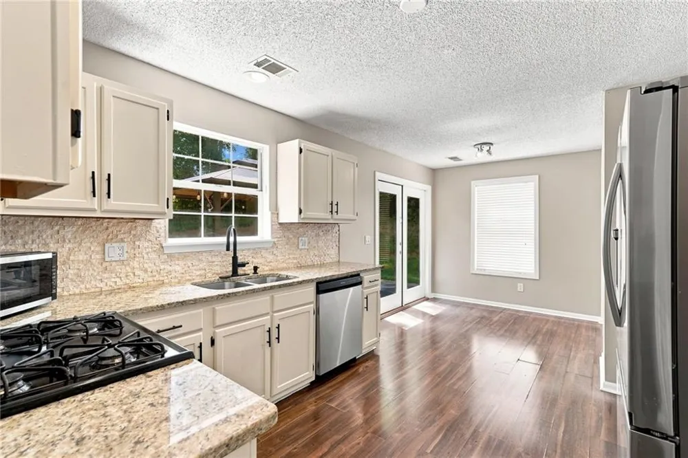 4460 Whitt Station Run NW Acworth, GA 30101