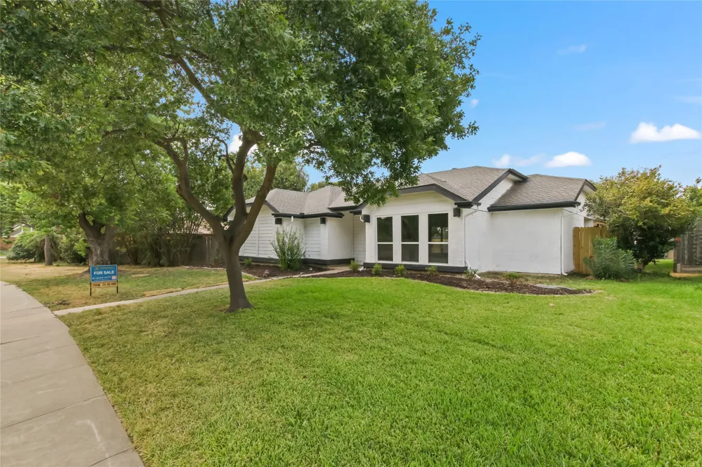 2103 Stein Way Carrollton, TX 75007