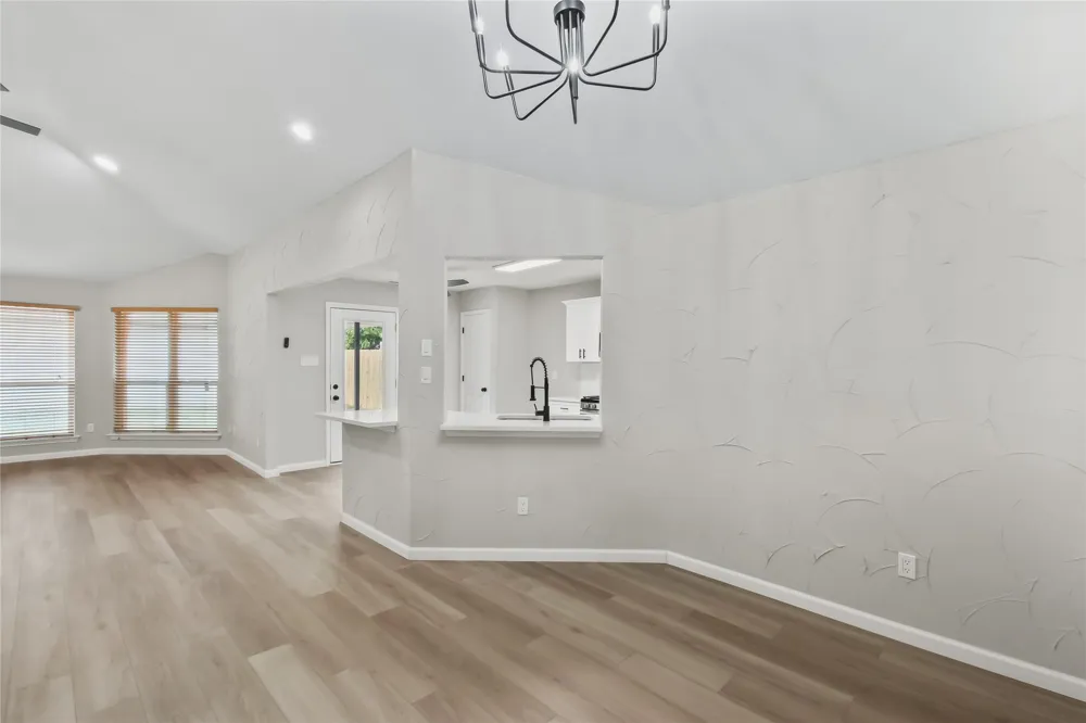 2103 Stein Way Carrollton, TX 75007