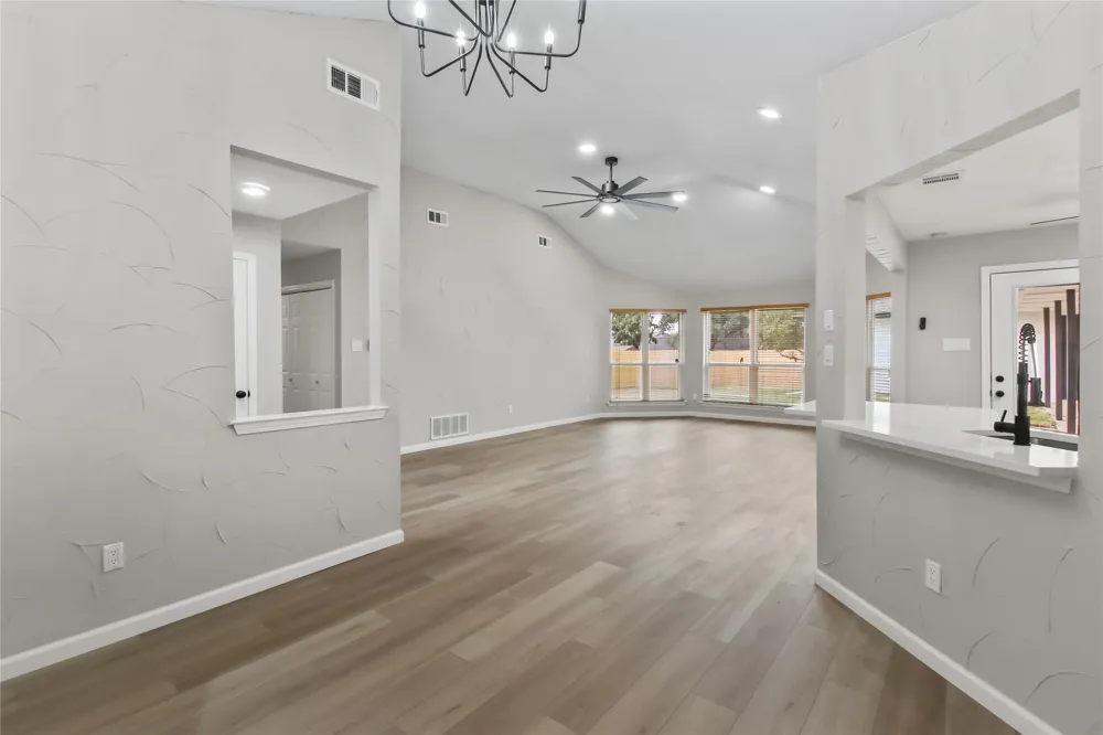 2103 Stein Way Carrollton, TX 75007