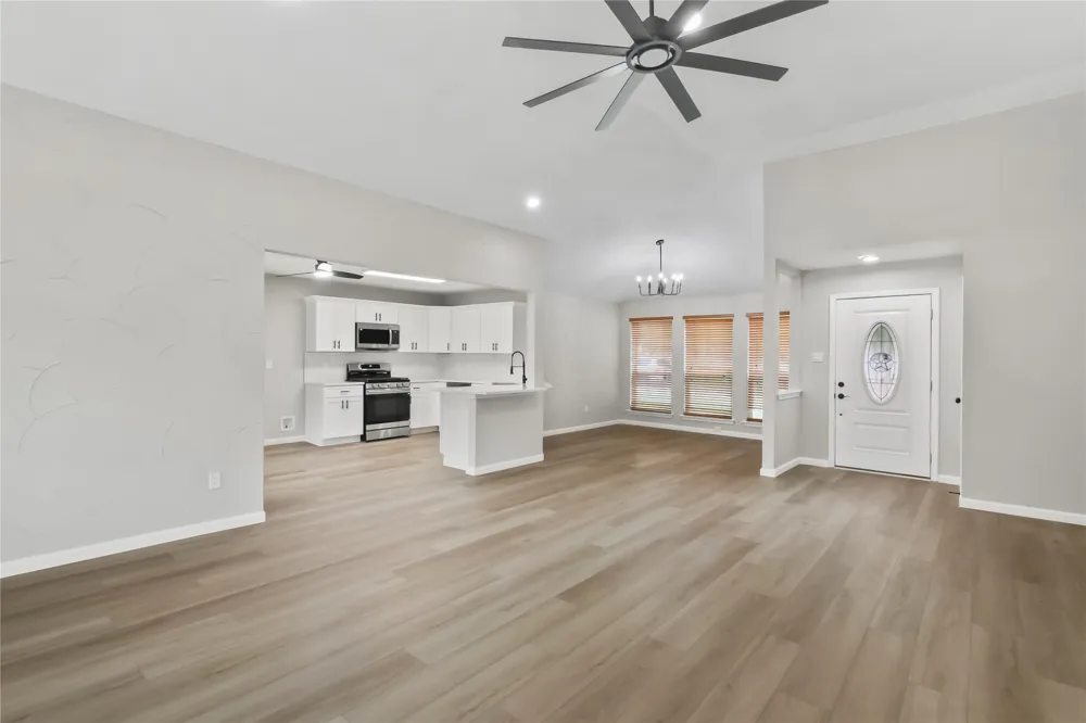 2103 Stein Way Carrollton, TX 75007