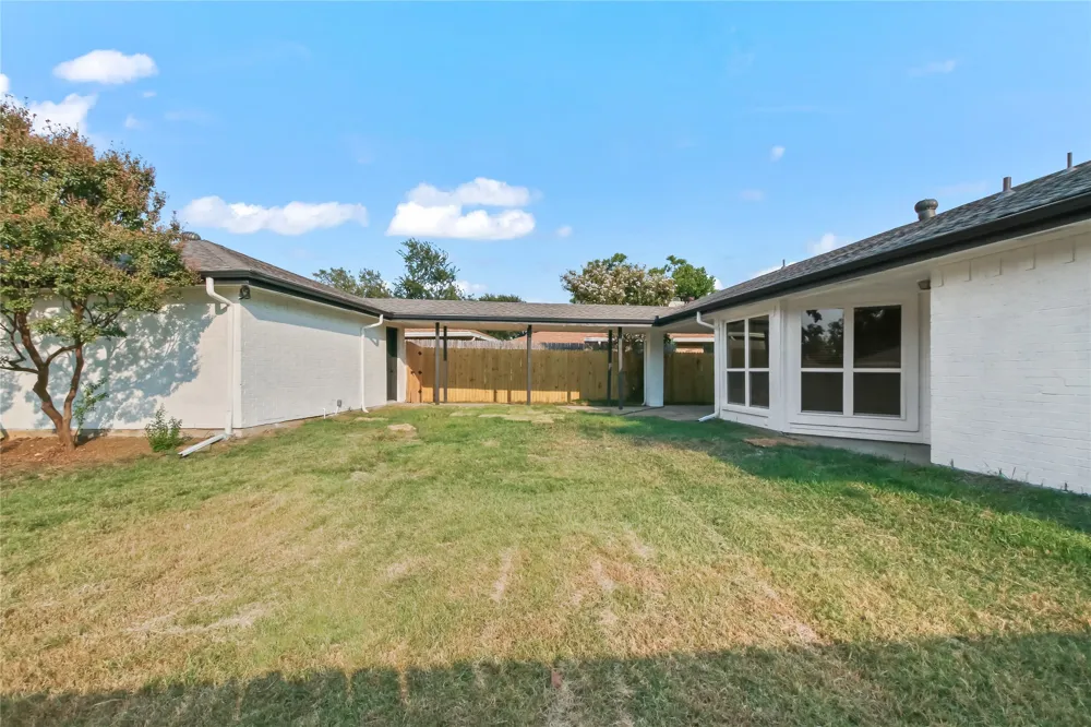 2103 Stein Way Carrollton, TX 75007
