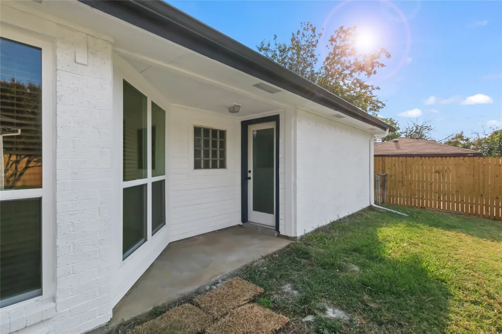 2103 Stein Way Carrollton, TX 75007
