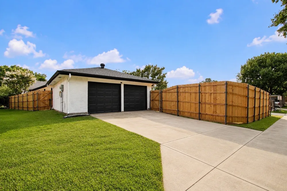 2103 Stein Way Carrollton, TX 75007