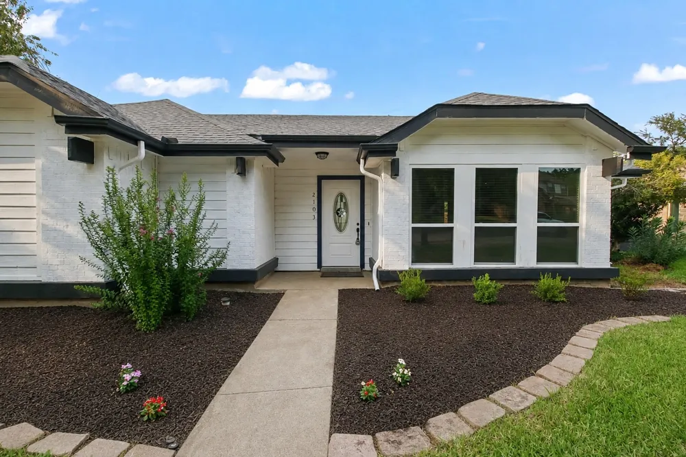 2103 Stein Way Carrollton, TX 75007