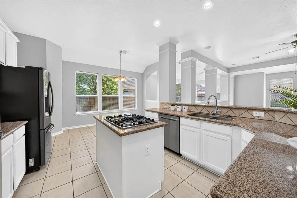 3146 Autumnjoy Drive Pearland, TX 77584