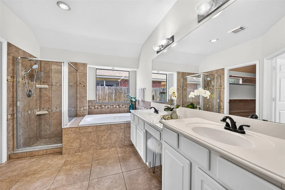 3146 Autumnjoy Drive Pearland, TX 77584