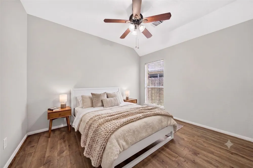 3146 Autumnjoy Drive Pearland, TX 77584