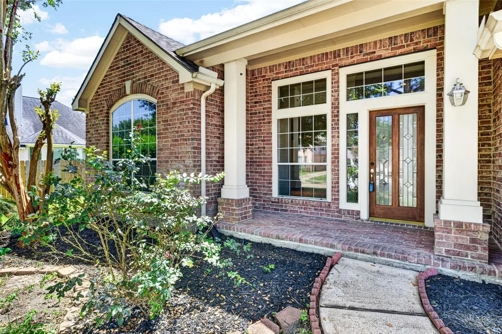 3146 Autumnjoy Drive Pearland, TX 77584