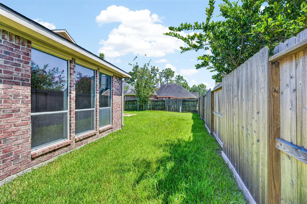 3146 Autumnjoy Drive Pearland, TX 77584