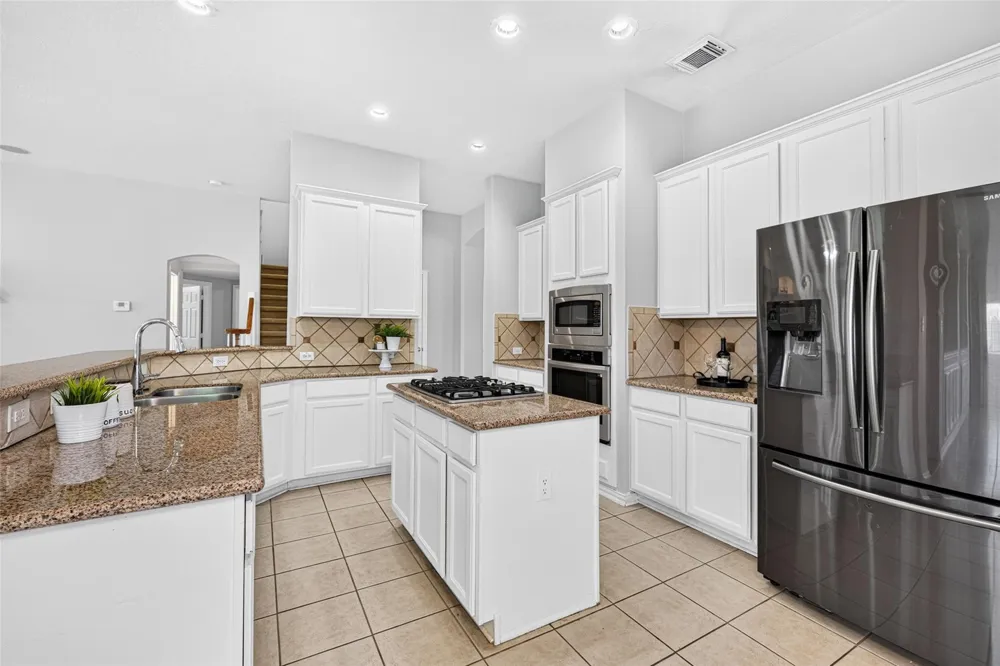 3146 Autumnjoy Drive Pearland, TX 77584