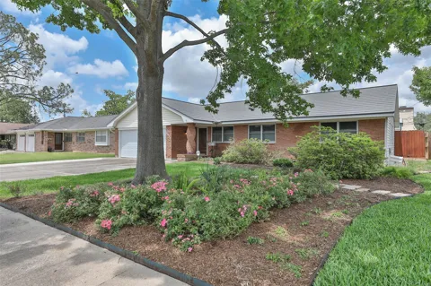 2427 Willowby Drive