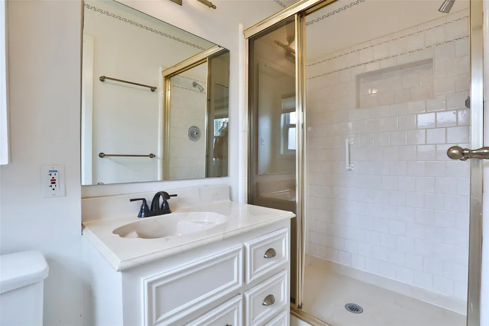 2427 Willowby Drive Houston, TX 77008